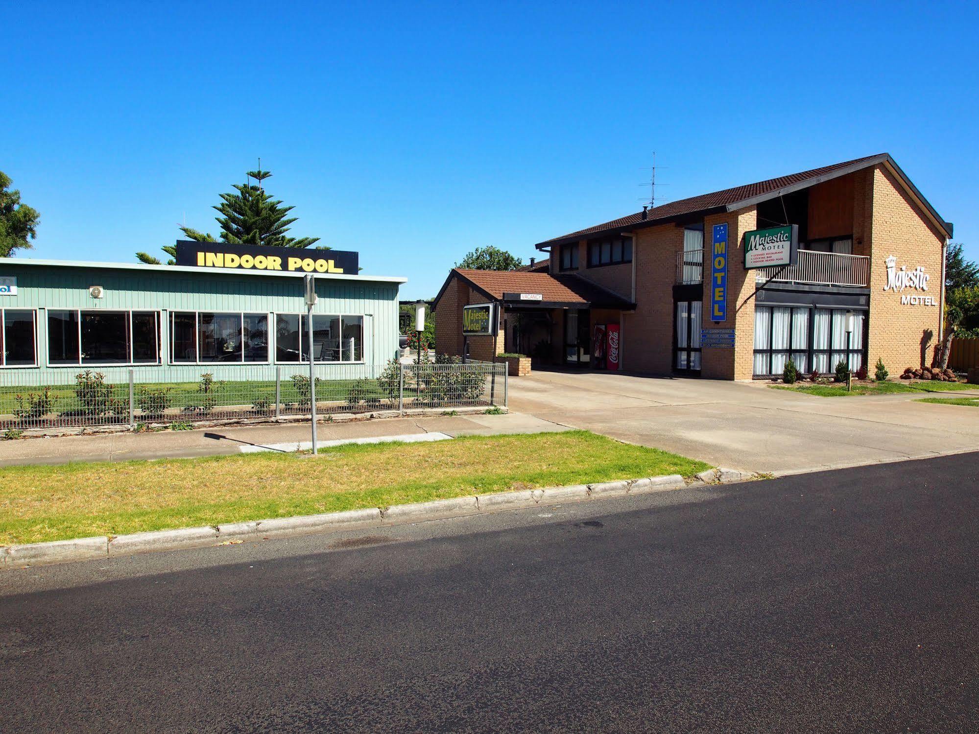 Majestic Motel Horsham Εξωτερικό φωτογραφία